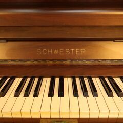 アップライトピアノ　「SCHWESTER」の画像