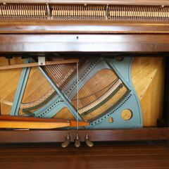 アップライトピアノ　「SCHWESTER」の画像