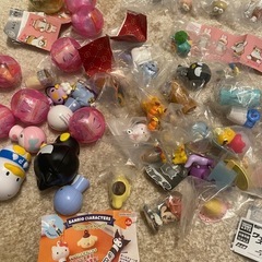 サンリオ ポケモン ガチャガチャ