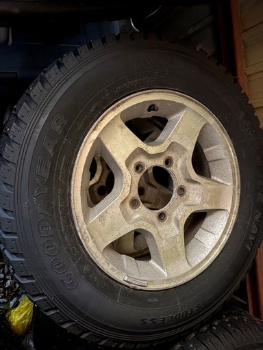 ジムニー スパイクタイヤ 215/70R16