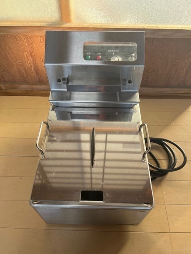 2021年製　タニコーTCFL-8T 卓上型電気フライヤー 容量8L  100v 業務用厨房