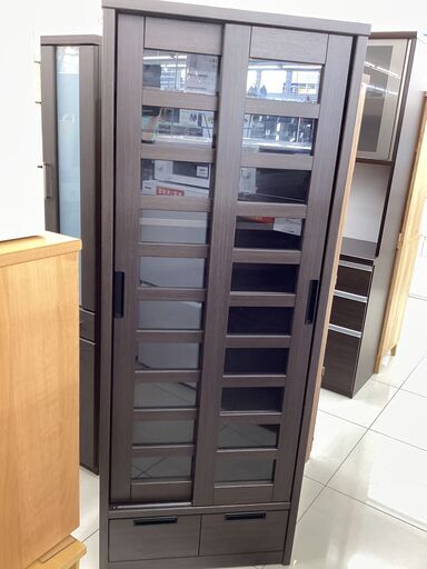 本棚　ニトリ　2枚扉　ハイタイプ　背坂浮き　アカツキ