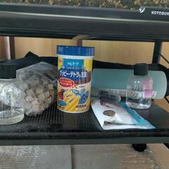 水槽、ポンプ、ライト、餌等他の備品一式の画像