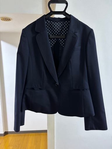 レディーススーツ