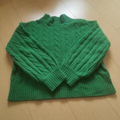 子供服4点セット（セーター・ジーンズなど）の画像