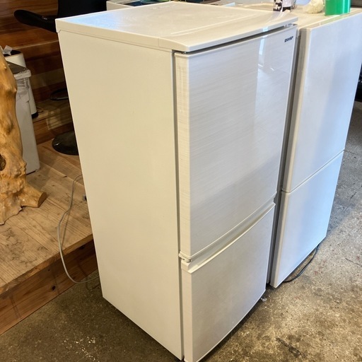 シャープ　2019年製　冷蔵庫　SJ-D14F-W 　137L　