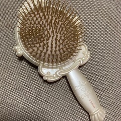 ヘアブラシの画像