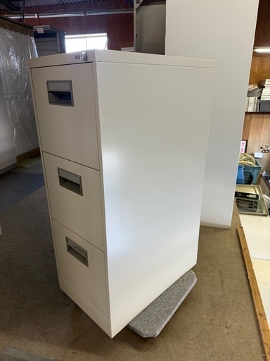 Ａ４ 3段キャビネット　プラス　幅39 奥62 高さ101.5cm