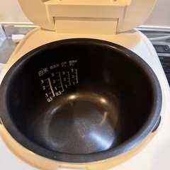 【TOSHIBA】炊飯器(白)(説明書付)の画像