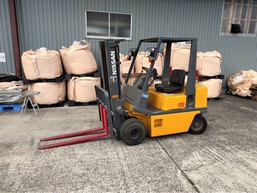 中古　フォークリフト　日産ニッサン　2t NAH02