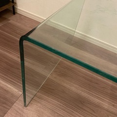 ガラスローテーブルの画像