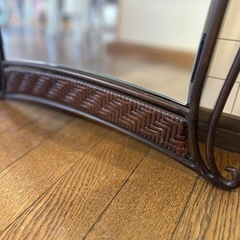 ✴️値下げ！アンティーク調
アイアンミラーの画像