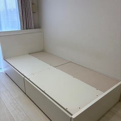本日18時まで　ニトリ ベッドフレーム 白　収納棚 コンセント付...