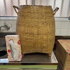 昭和レトロ　竹籠　腰籠　竹製　竹細工　古民具　ビク　魚籠　山菜取り　きのこ取りの画像