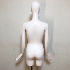 女性マネキン上半身ボディ高さ調節可能　可動式頭・左右腕・両手・マグネット胸・スタンド付きトルソー婦人マネキン傷物　店舗用品の画像
