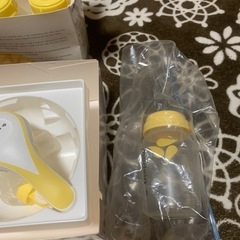 【まもなく処分】medela手動搾乳器セットと乳頭保護器の画像
