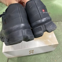 【値下げしました‼️】On/オン 「Cloudmonster/クラウドモンスター」スニーカー All Black （メンズ、26㎝）の画像