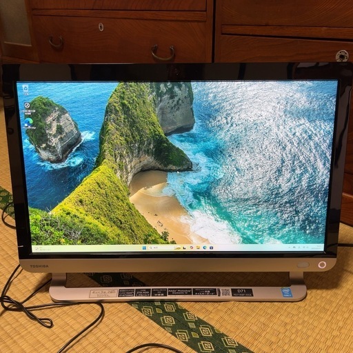 TOSHIBA PD71RBP-HHA 
一体型ディスクトップ