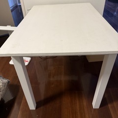 IKEA子供テーブルの画像