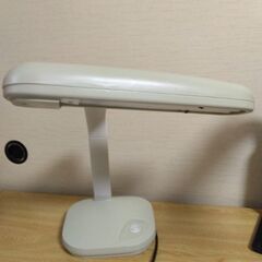 電気スタンド(電球なし)の画像