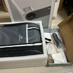 プロジェクターと天吊り金具の画像