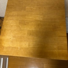 ダイニングテーブルの画像