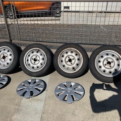 スタッドレスタイヤ付き鉄ホイール　 14インチ✨の画像