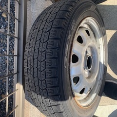 スタッドレスタイヤ付き鉄ホイール　 14インチ✨の画像