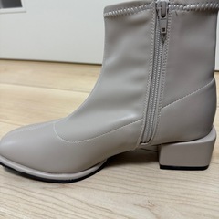 ブーツ☆ベージュ　Mサイズ
の画像