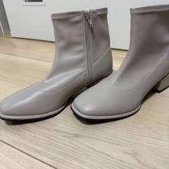 ブーツ☆ベージュ　Mサイズ
