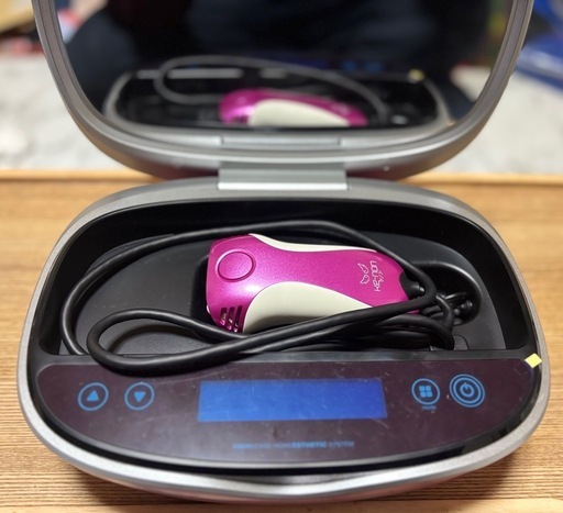 売却済】光脱毛器 ピンク サングラス付き