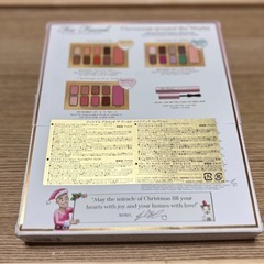 Too Faced Christmas around the World 限定版アイシャドウパレットの画像