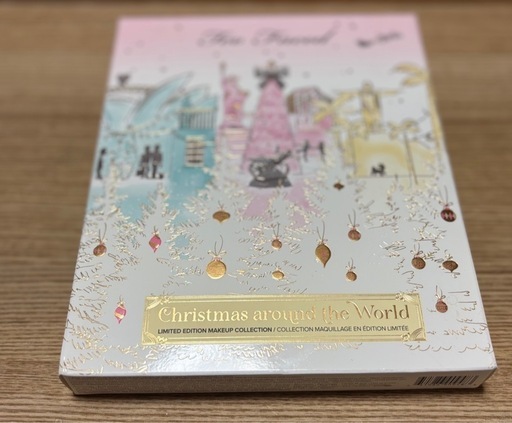 Too Faced Christmas around the World 限定版アイシャドウパレット
