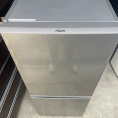25番　美品✨ノンフロン冷凍のAQUA製80L冷蔵庫の画像
