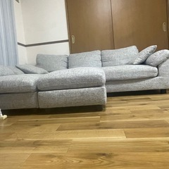 3人掛けソファ+オットマン2つ+クッション3つの画像