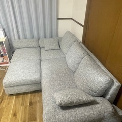 3人掛けソファ+オットマン2つ+クッション3つの画像