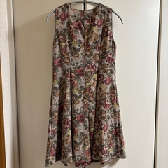 L'est Rose 花柄ワンピースの画像