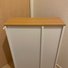 【お取引中】トイレラック、茶色と白色の画像