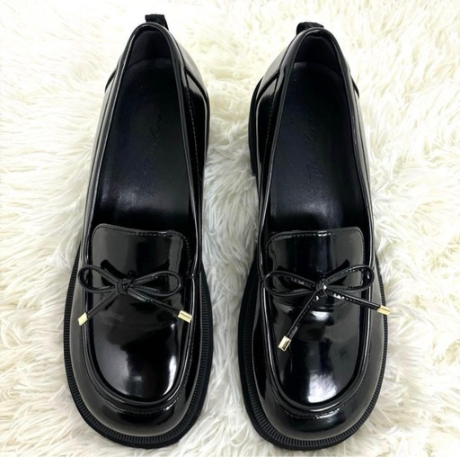 田久保 夏鈴 × ルタロンリボンプラットフォームローファー