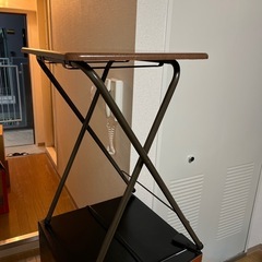 折りたたみ可能テーブル