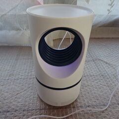中古美品☆Mos-lion他 吸引式蚊取り器 2台セット USB 虫除け 蚊取り キャンプ アウトドアの画像