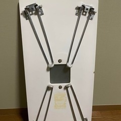 折りたたみ机の画像