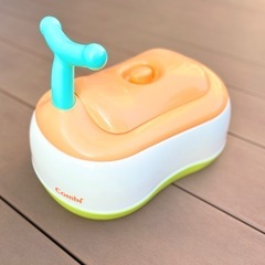 Combi トイレトレーニング便座　トレーニング用具 ハンドル付...