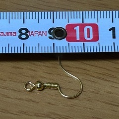ピアスフックゴールド約100個の画像