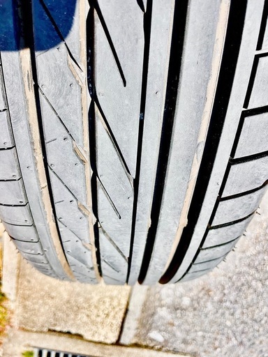 ハイエース　200系 ホワイトレター　4本　215/60R17