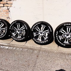 ハイエース　200系 ホワイトレター　4本　215/60R17