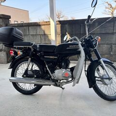 現金支払い可💛スズキ💛K90💛前後新品タイヤ💛リアボックス付き💛オドメーター3360kmの画像