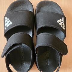 サンダル　adidas　18cm