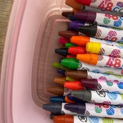 ダイソー　48色クレヨン　※条件付き無料の画像