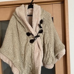ベージュ ニット フリース ポンチョ
